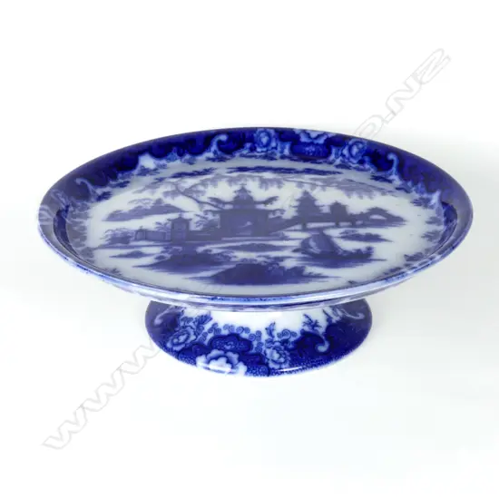 An early 1800s blue and white tazza
