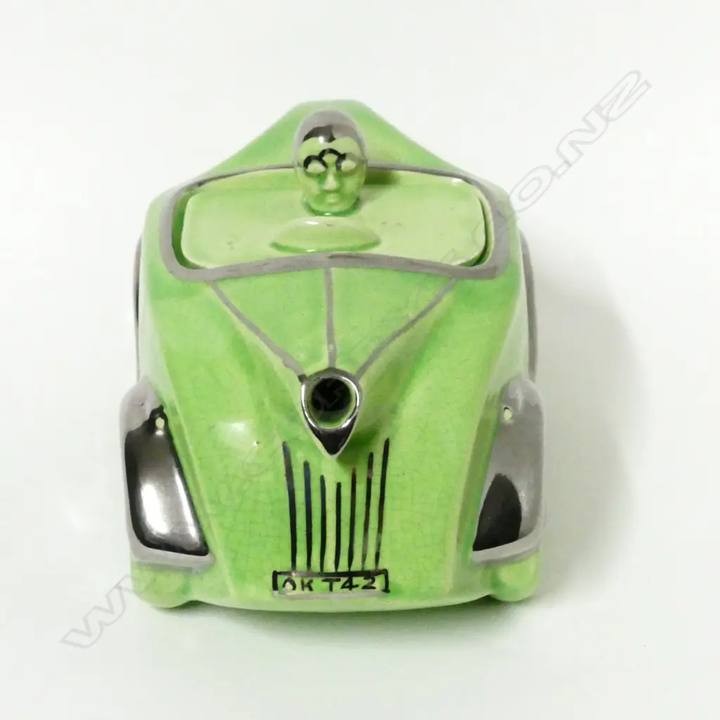 A Sadler green glazed 'T42' Art Deco car teapot Image 1++