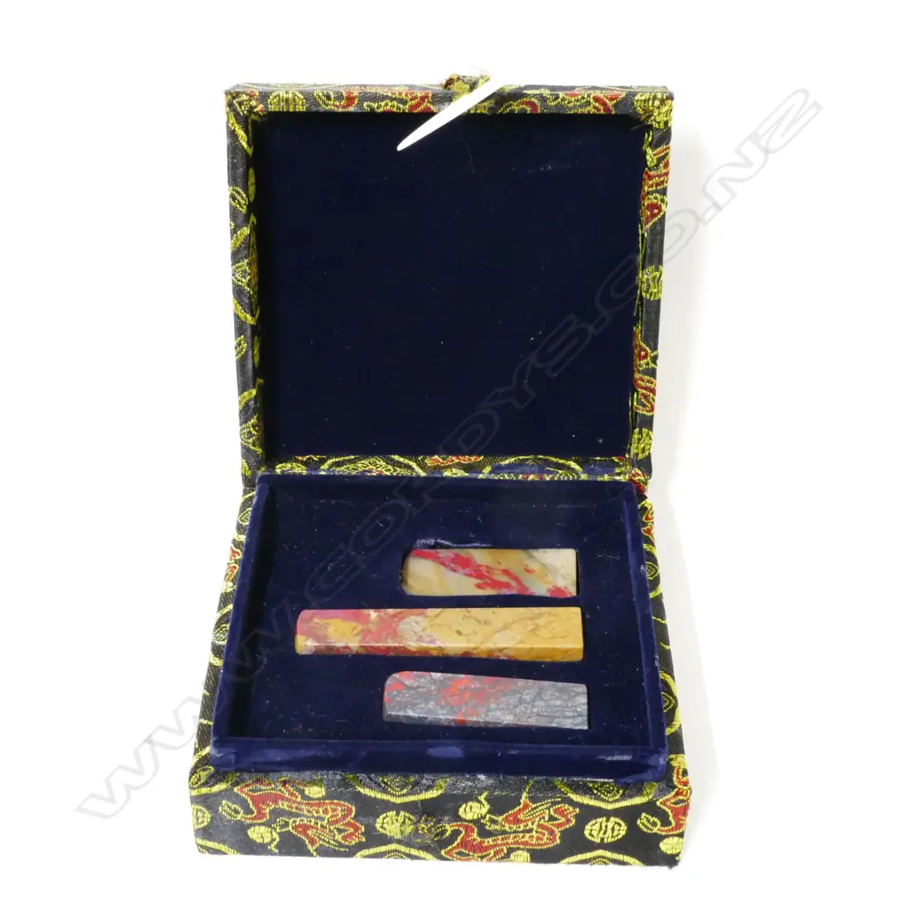 Three various 'chicken blood' jade seals Image 1++