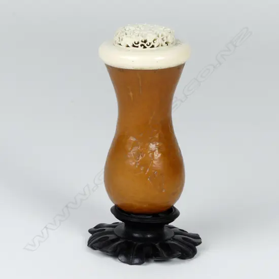 A Chinese cricket cage