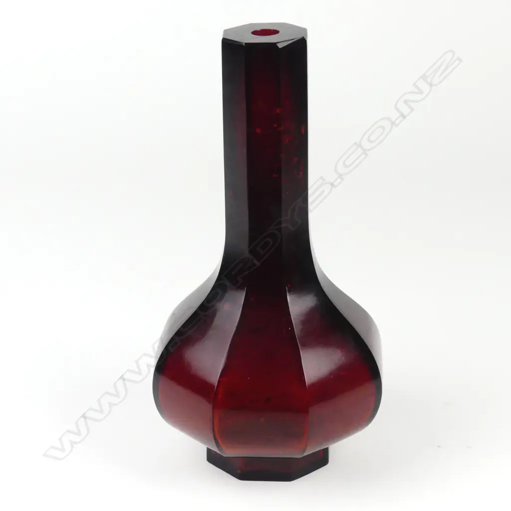 An antique Chinese Peking ruby glass vase Image 1++