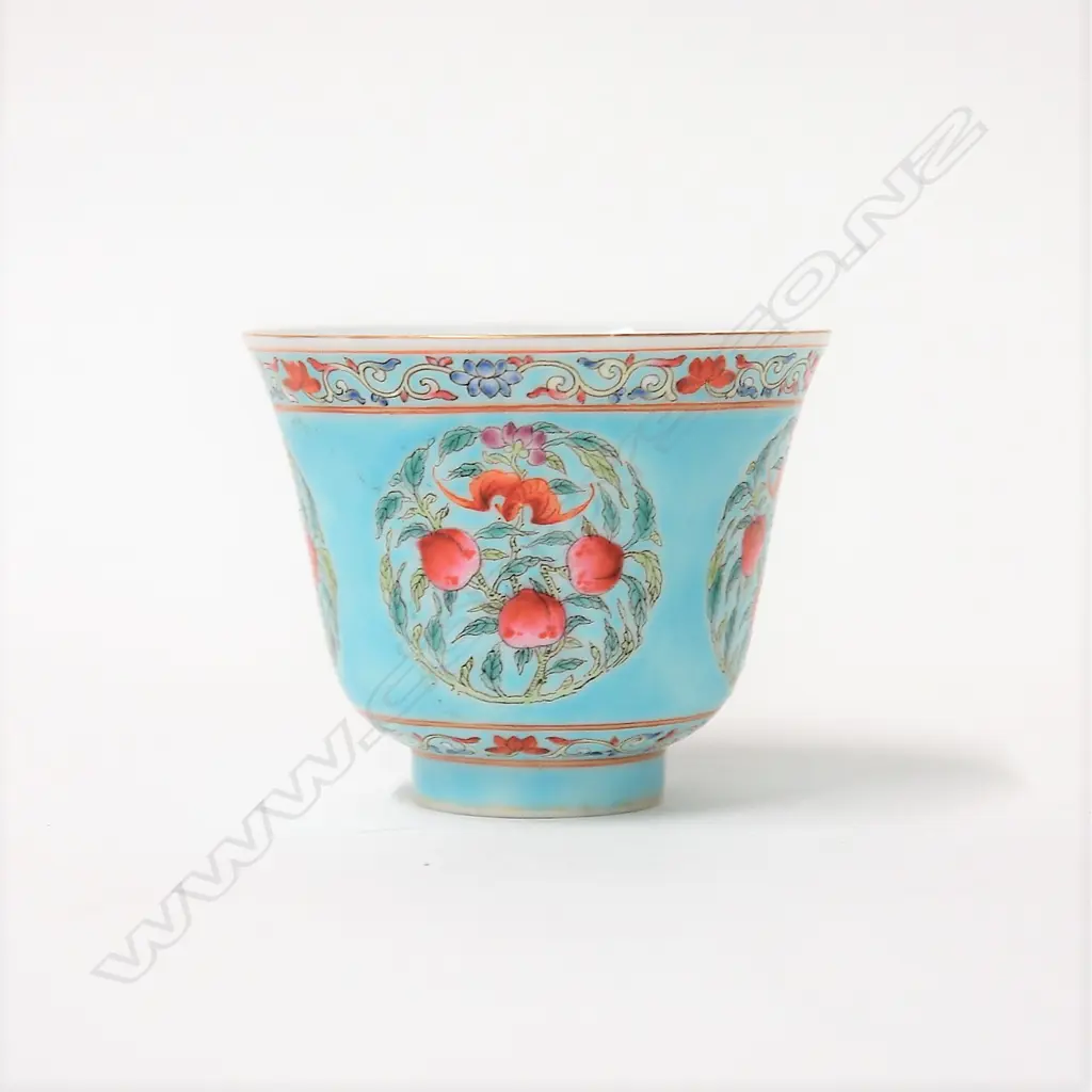 A Chinese turquoise-ground porcelain wine cup Image 1++