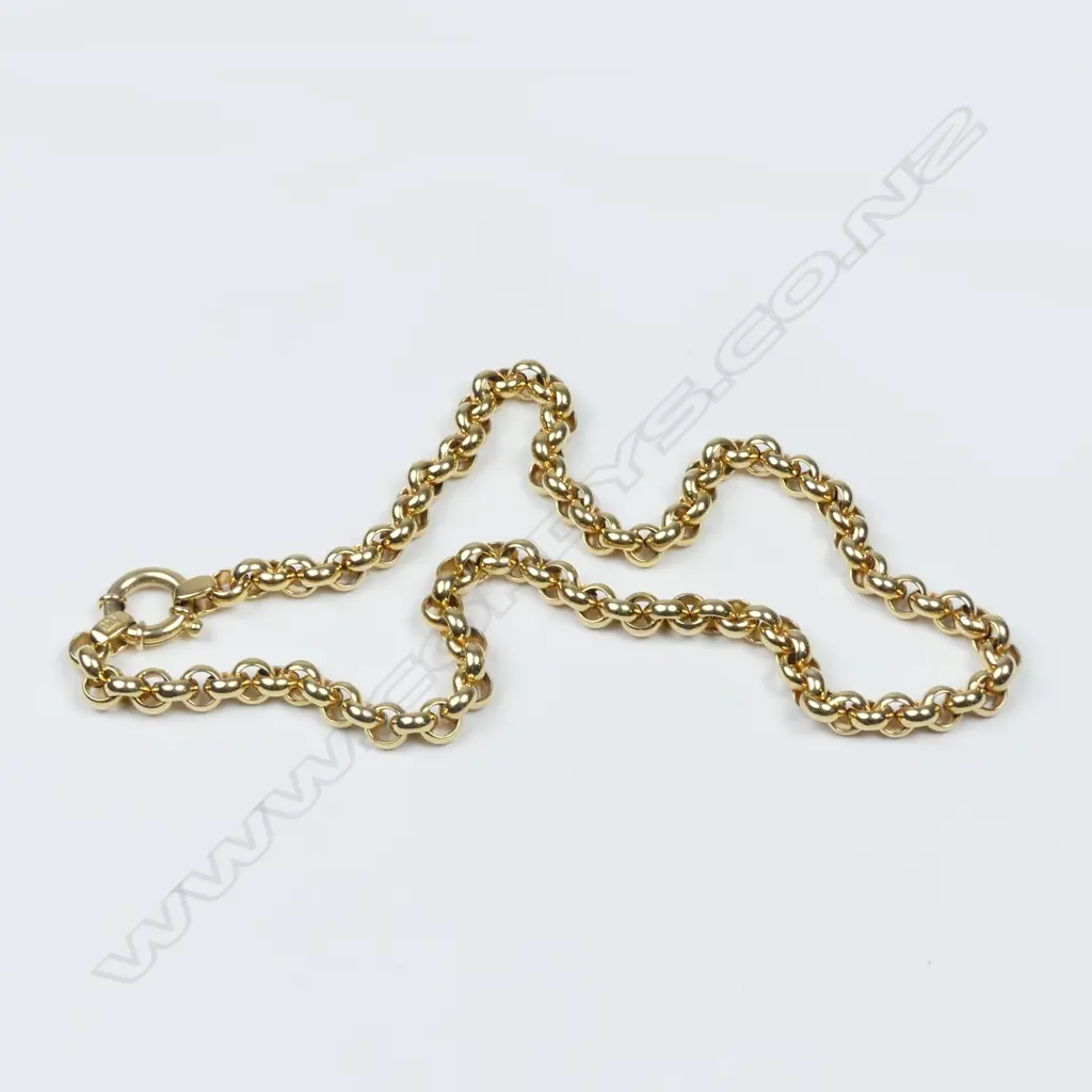 A 9ct. gold chain necklace Image 1++