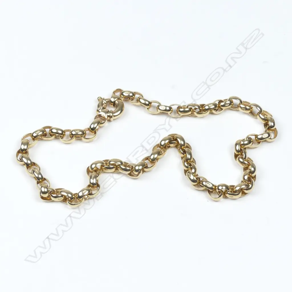 A 9ct. gold chain necklace Image 1++