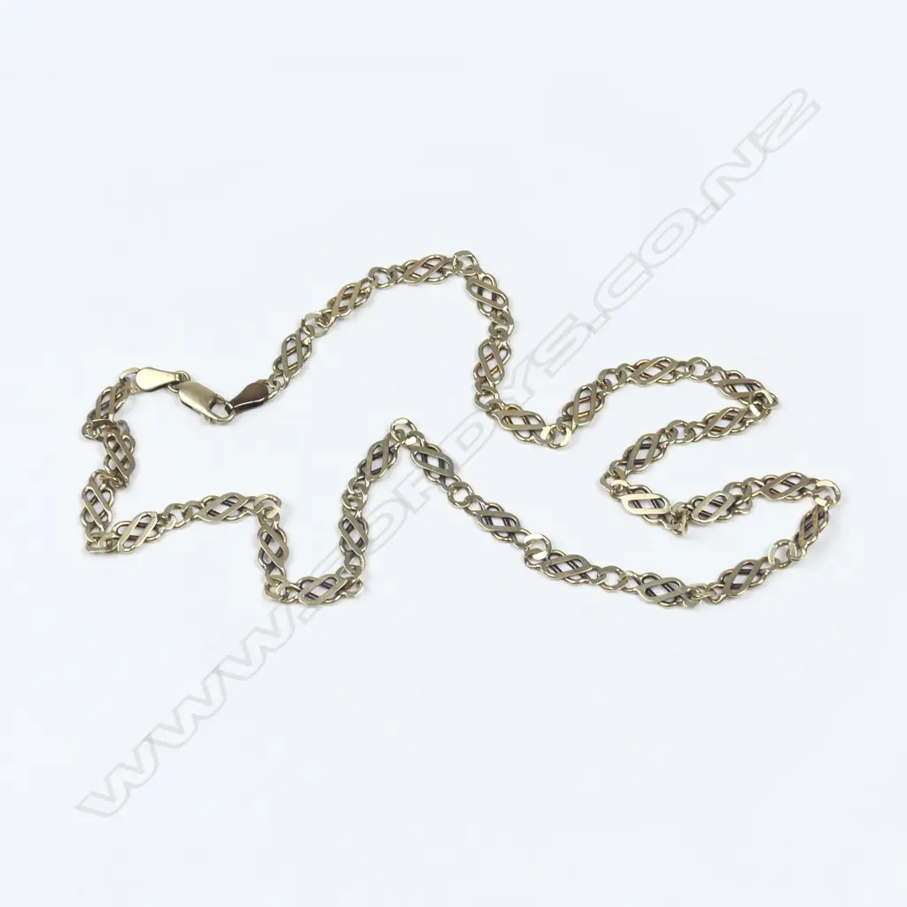 A 9ct. gold chain necklace Image 1++