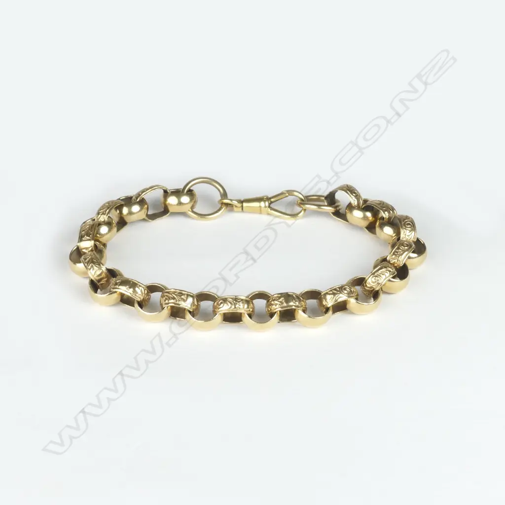 A 9ct. gold bracelet Image 1++