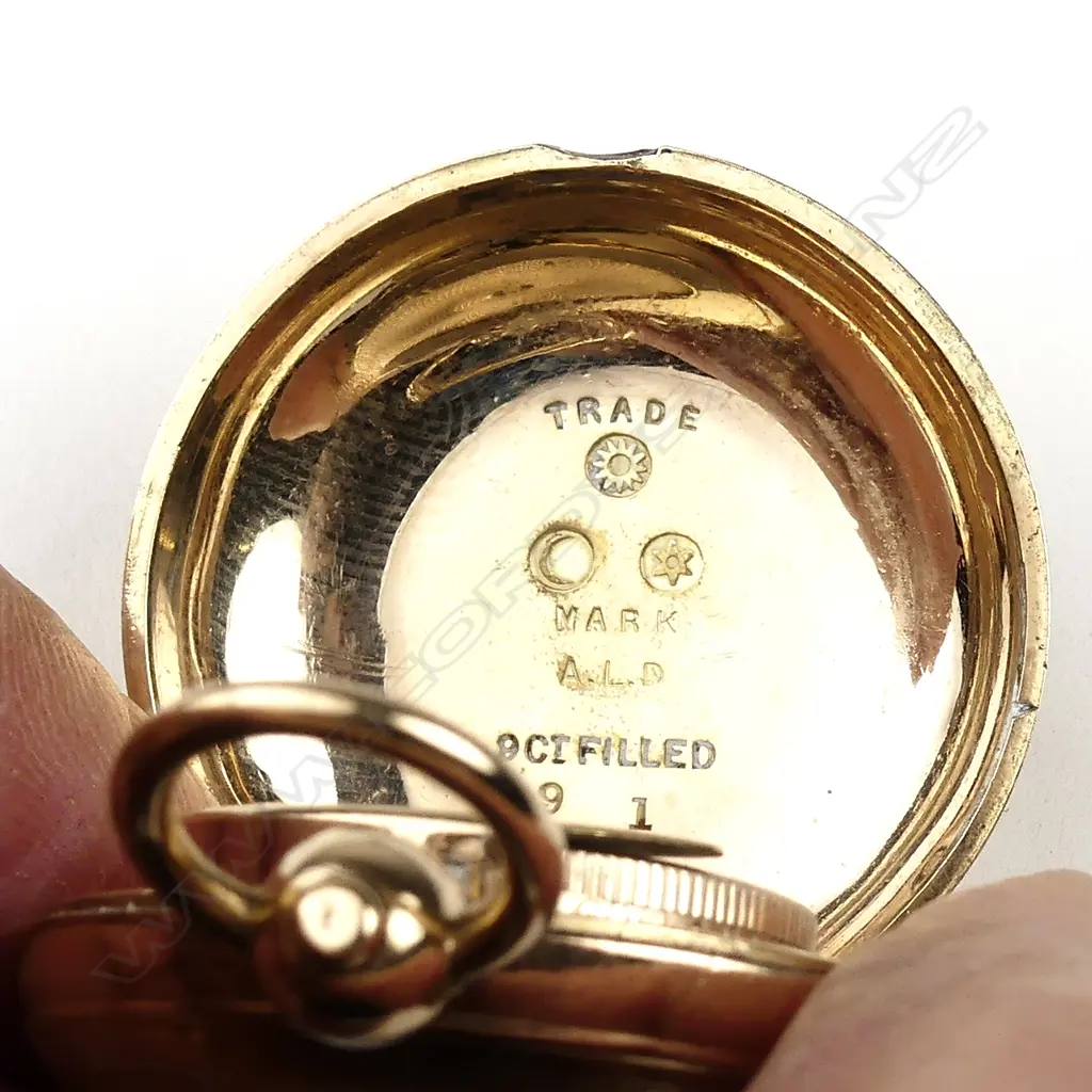 A c.1900 rolled gold sovereign case Image 1++