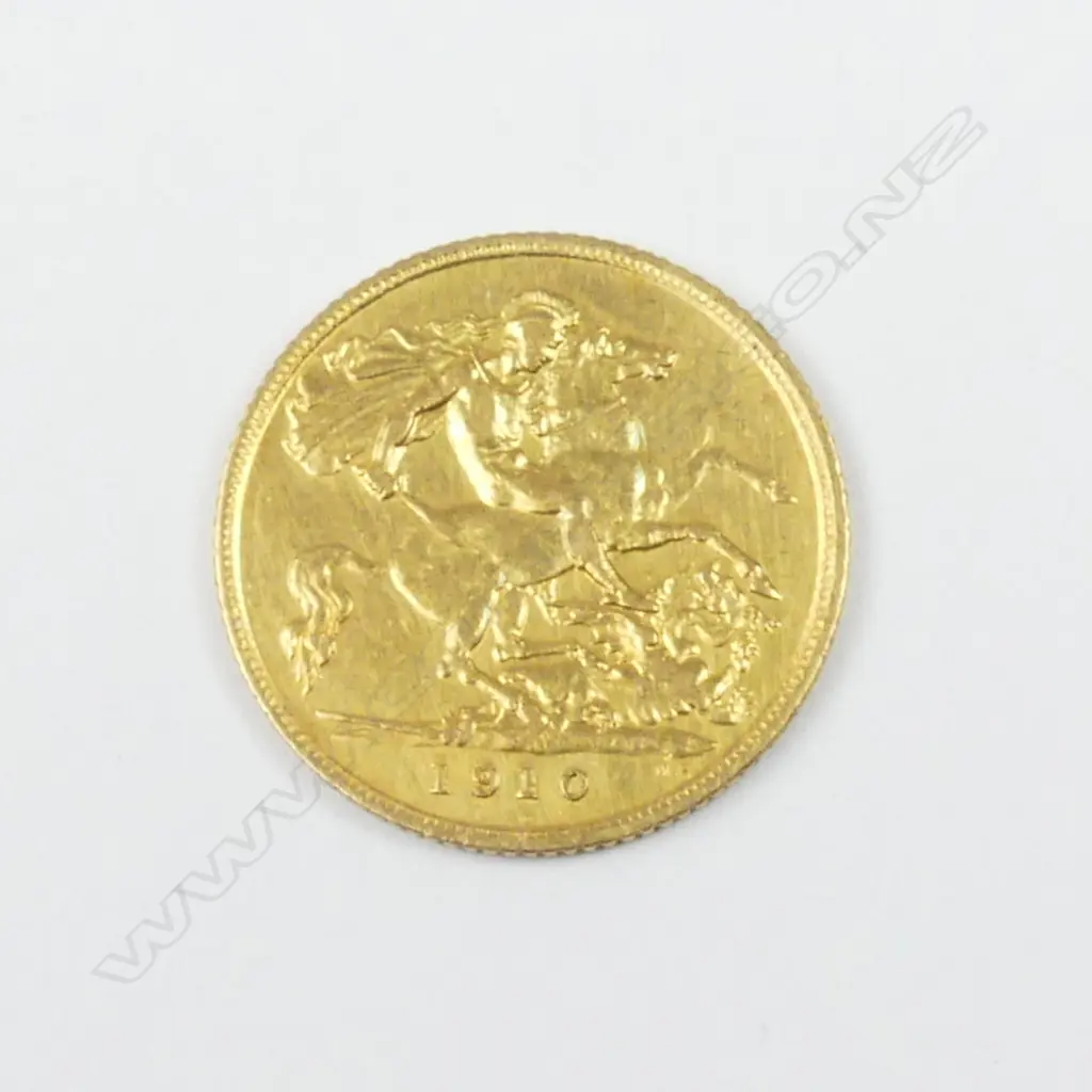 A 1910 gold half-sovereign Image 1++