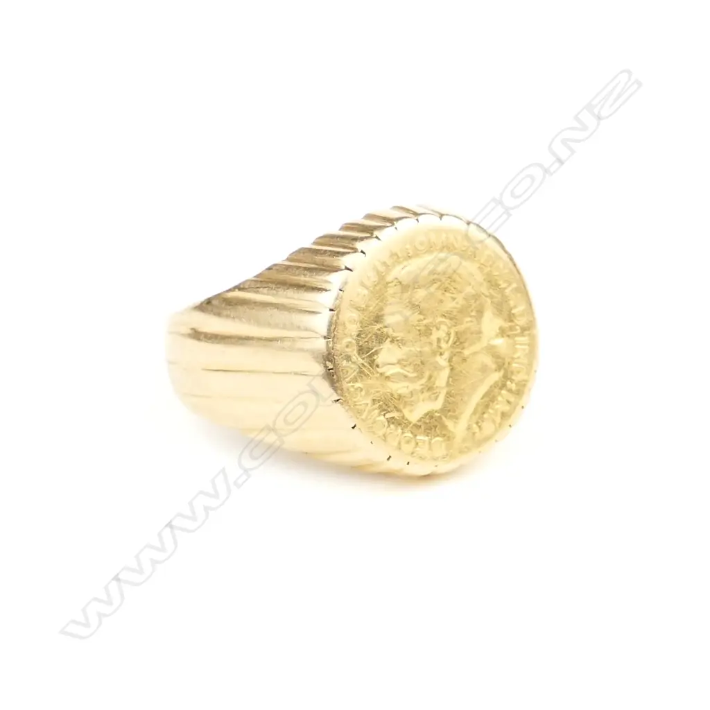 A half-sovereign ring Image 1++