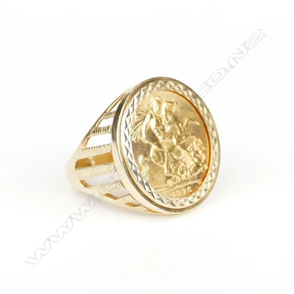 A full sovereign ring Image 1++