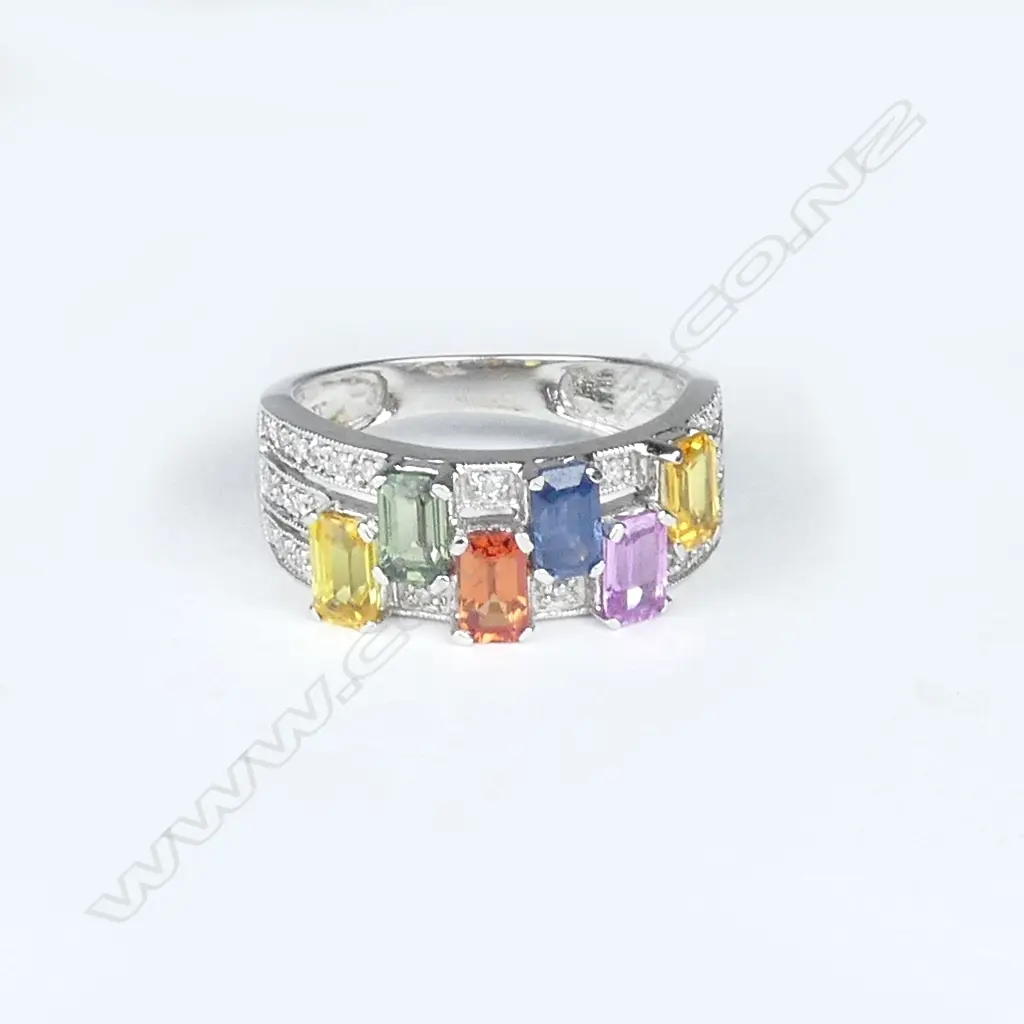 A 14ct white gold Image 1++