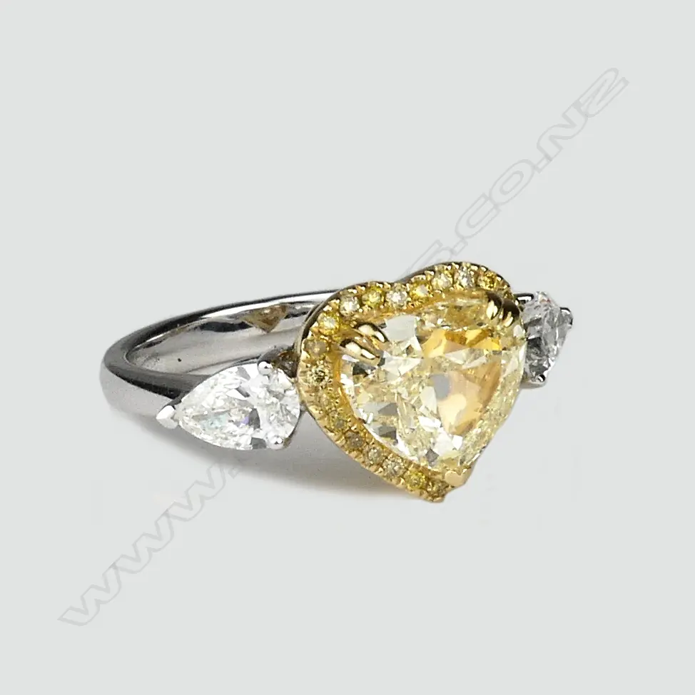 An impressive 18ct. yellow and white gold lady's fancy diamond cluster ring Image 1++