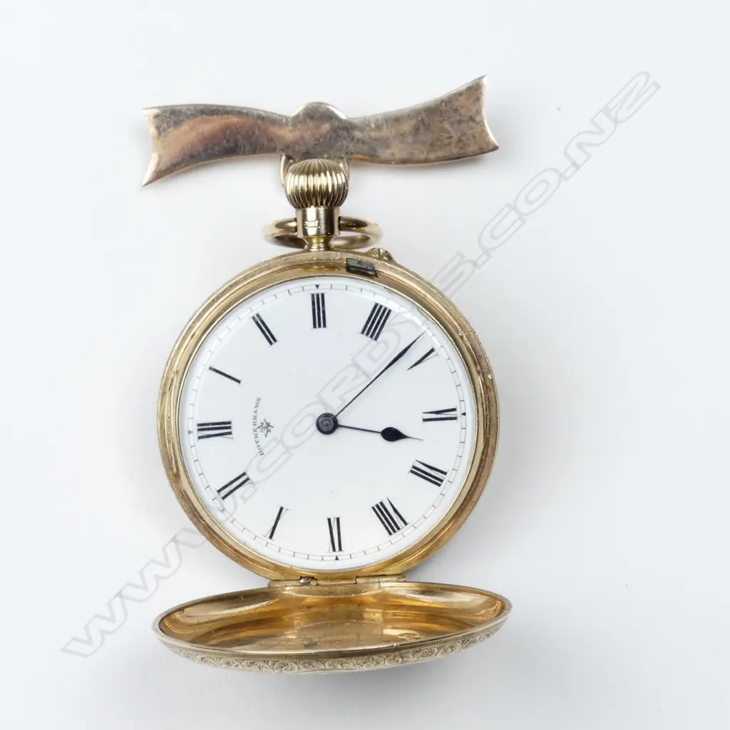 A late Victorian 9ct gold full hunter pocket watch Image 1++