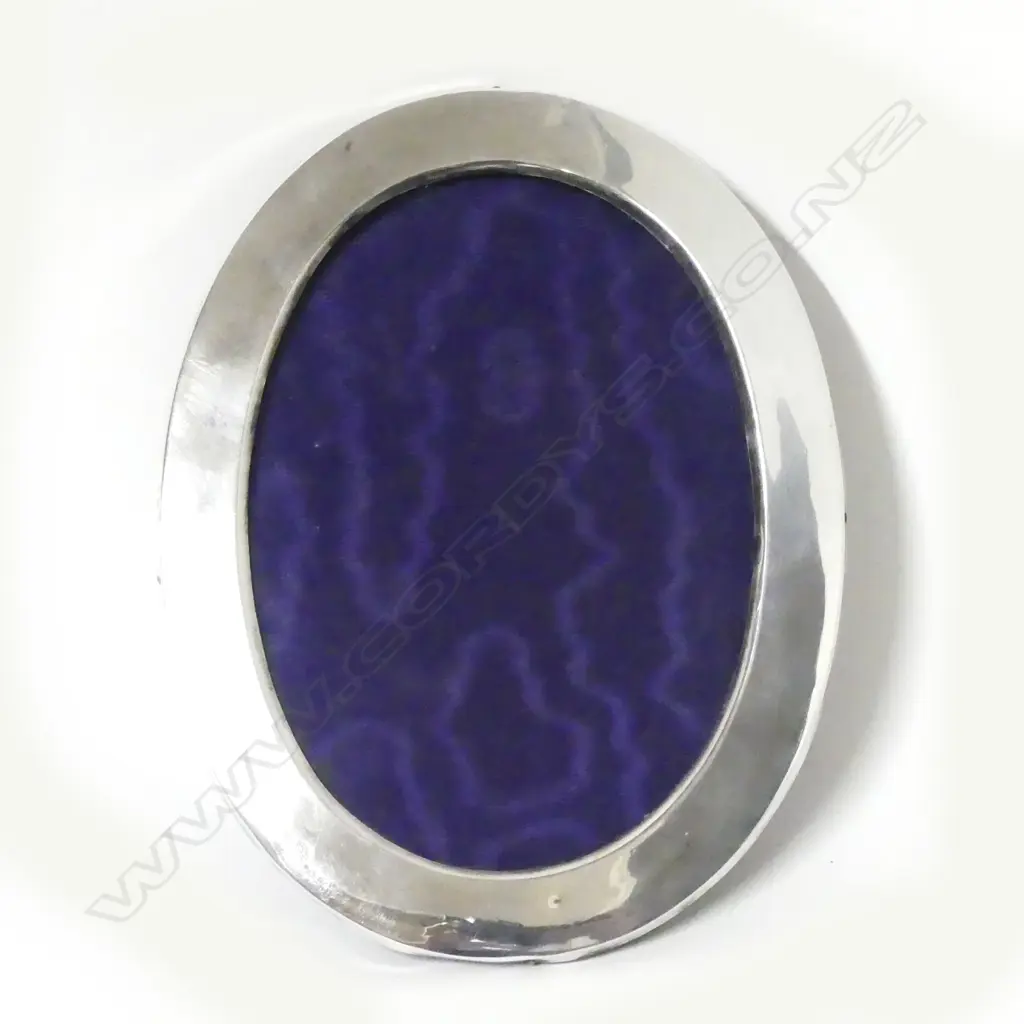 An Edwardian silver photograph frame Image 1++