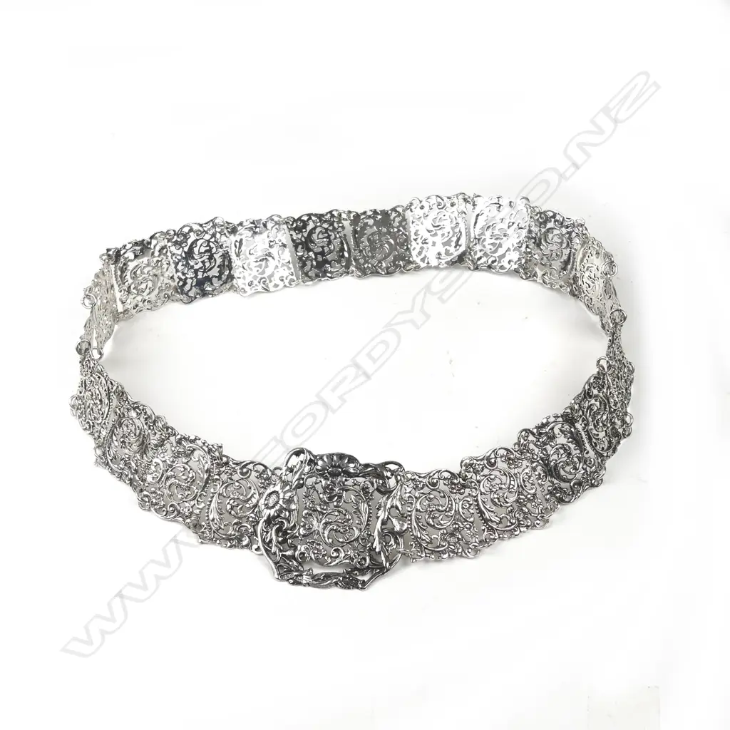 An Edwardian Art Nouveau silver belt and buckle Image 1++