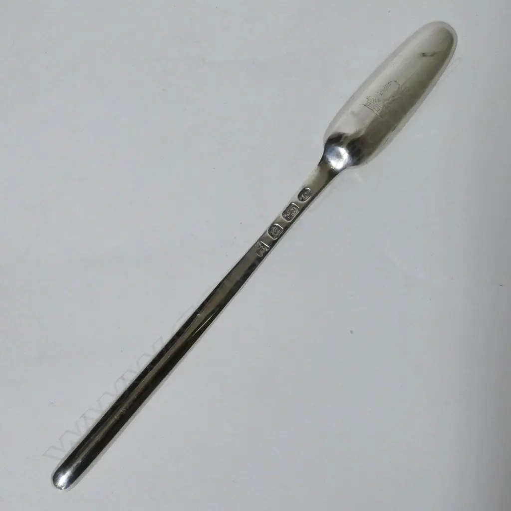 A George III silver double ended marrow scoop Image 1++