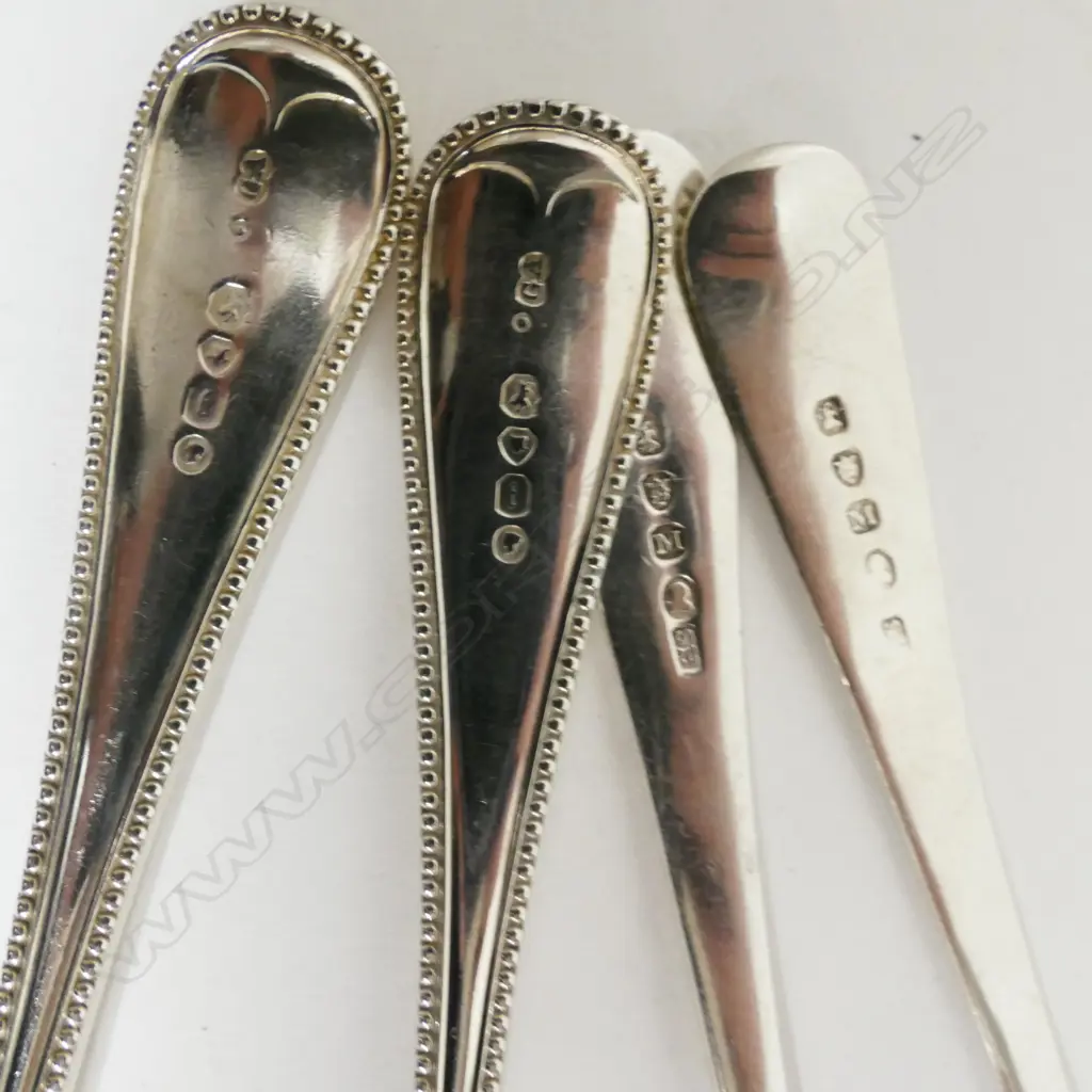 Six silver dessert spoons Image 1++