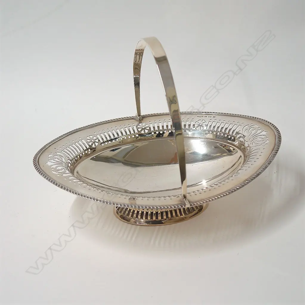 A 1920s silver oval swing handle basket Image 1++