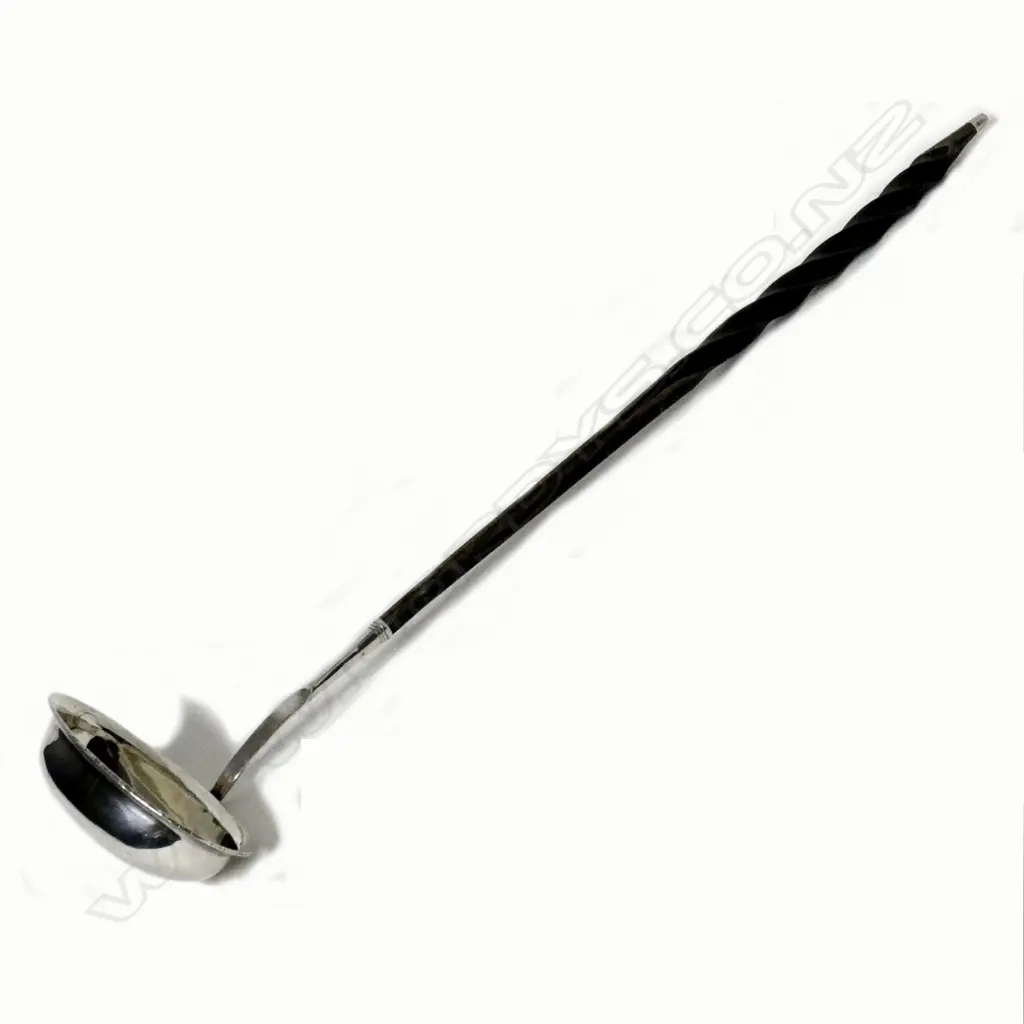 An early 19thC silver toddy ladle Image 1++