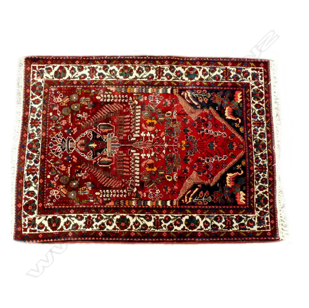 A small Hamadan hand knotted prayer rug Image 1++