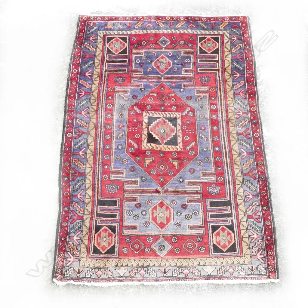 A Hamadan hand knotted rug Image 1++