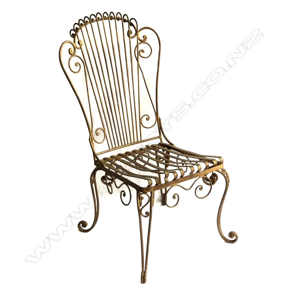 A wrought iron six-piece outdoor setting Image 1++