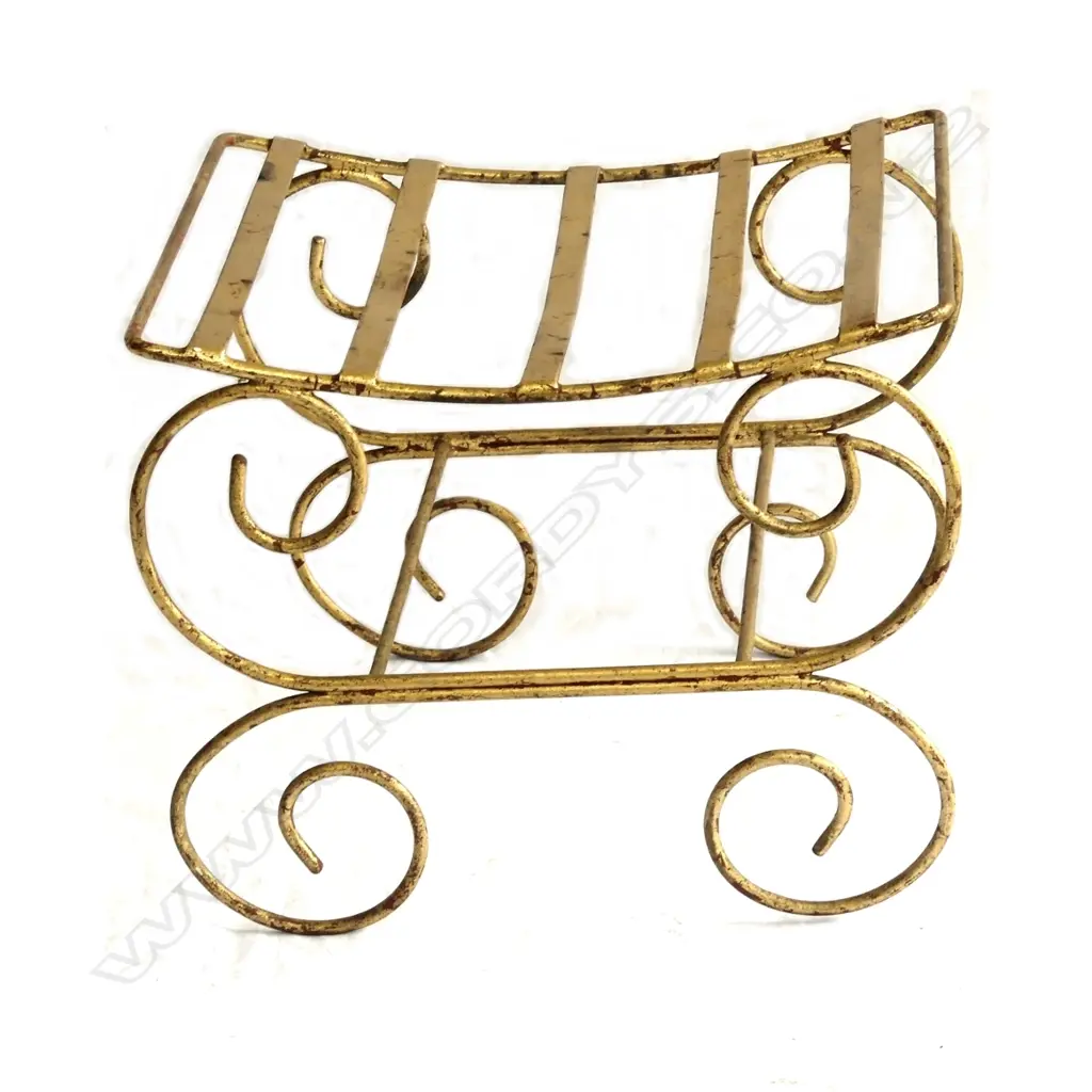 A wrought iron six-piece outdoor setting Image 1++