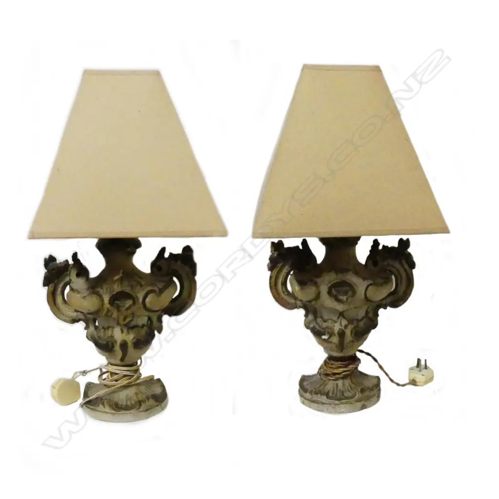 A pair of Italian painted side lamps Image 1++