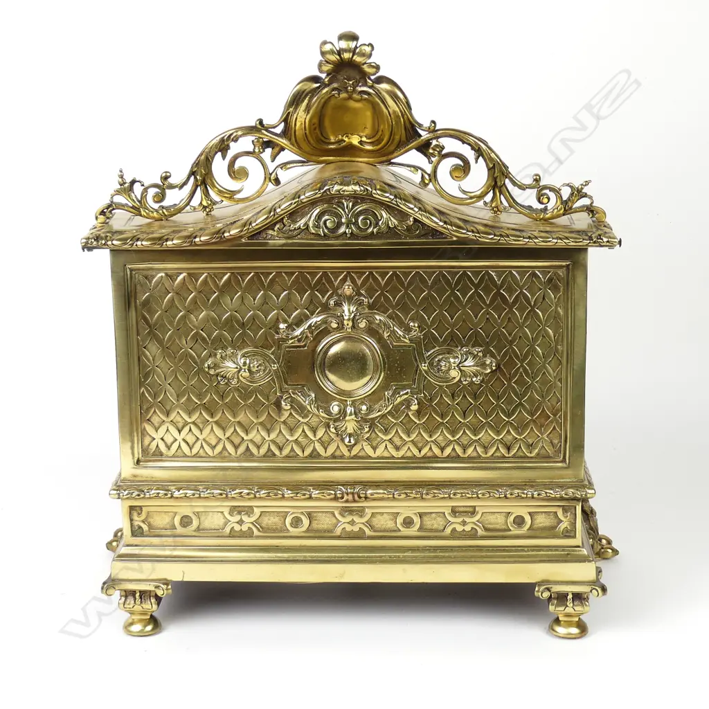 An exuberant Louis XIV style brass stationery compendium Image 1++