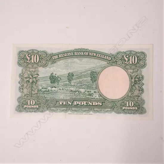 A N.Z. £10 Fleming 1945-1967 N.Z. banknote