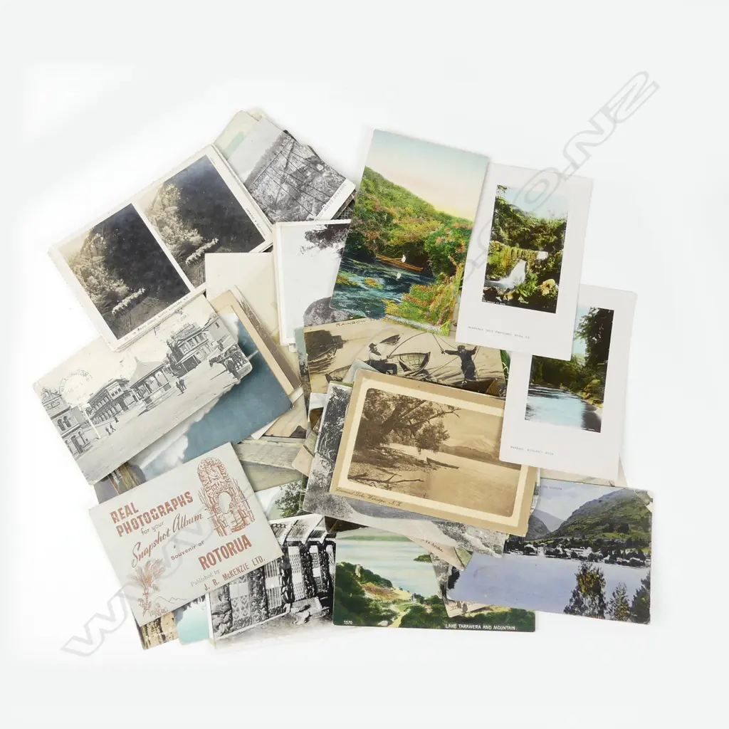 A collection of  NZ postcards Image 1++