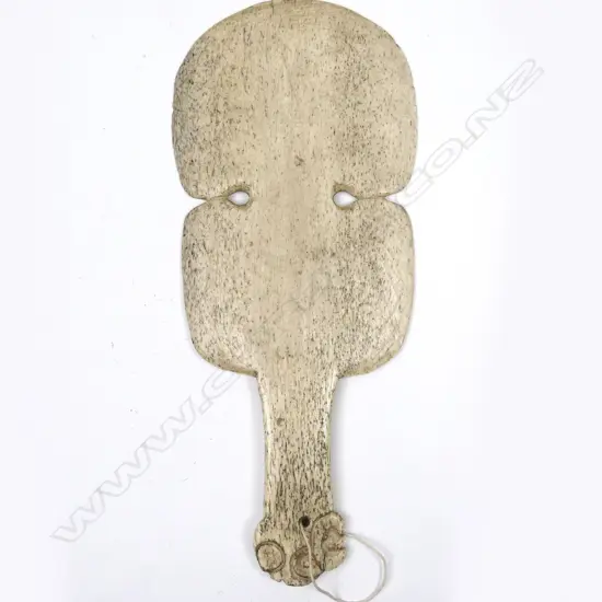 A kotiate parāoa (whalebone hand club)