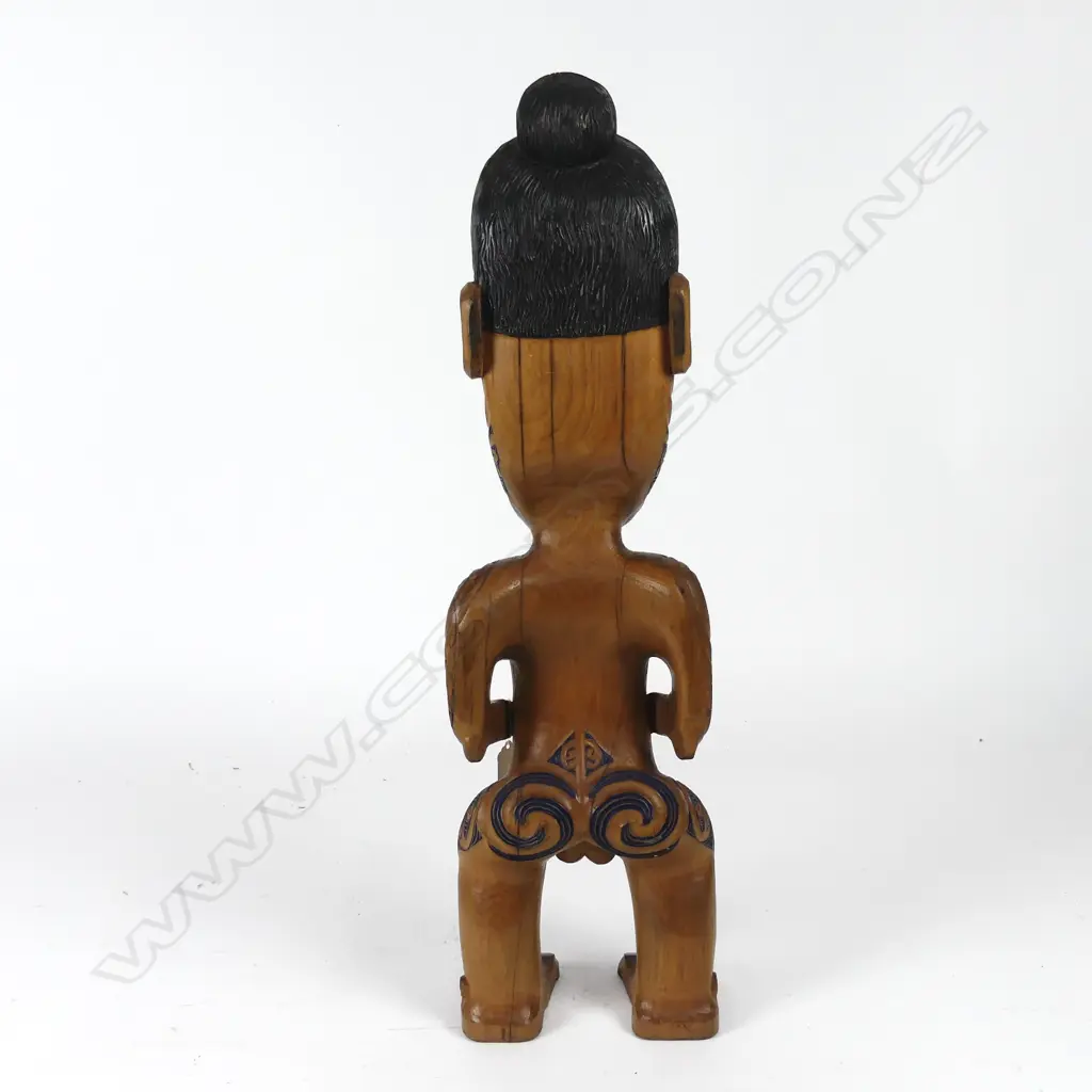A mid/late-20thC quality Maori carved stylised figure Image 1++