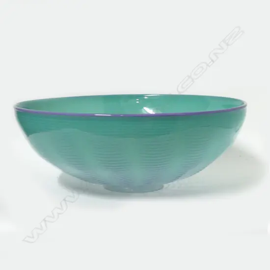 An early Garry Nash (Sunbeam Glassworks) 'trail' bowl