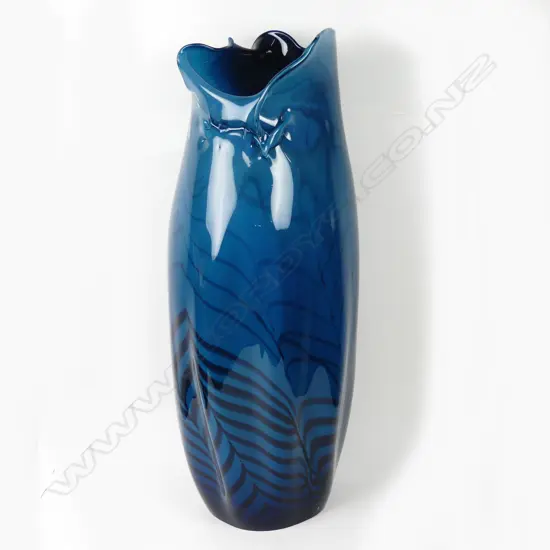 A large and impressive Garry Nash glass sculpture of free form vase shape