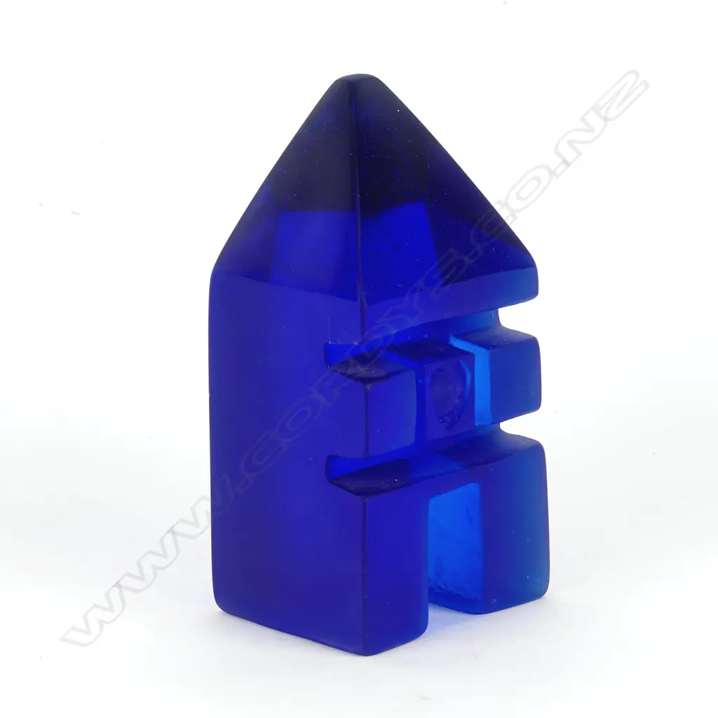 A NZ cast glass sculpture Image 1++