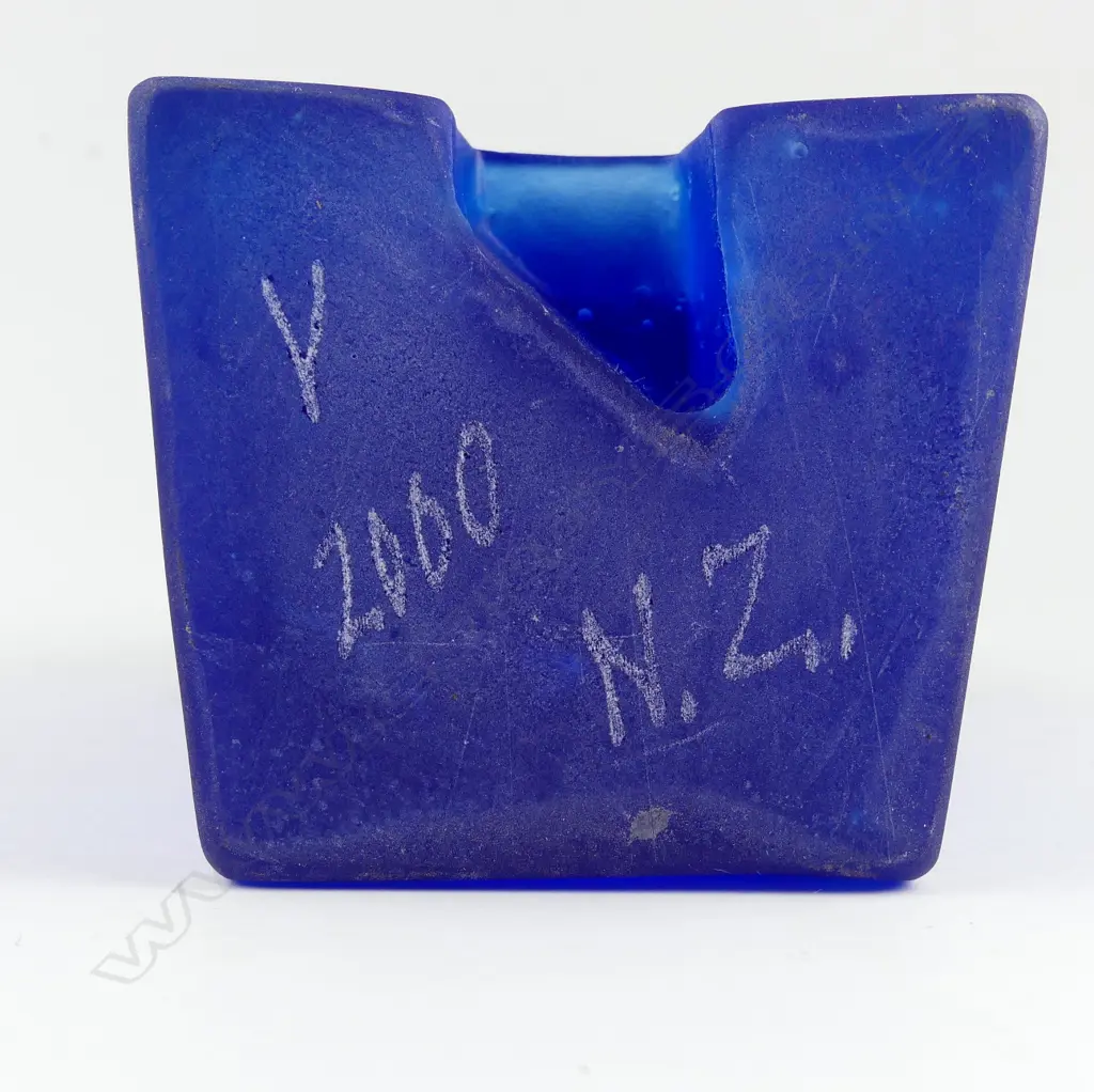A NZ cast glass sculpture Image 1++