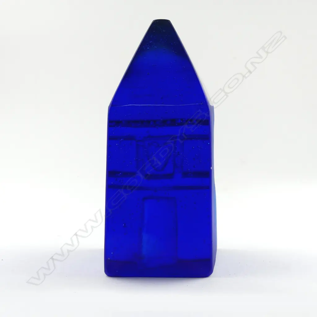 A NZ cast glass sculpture Image 1++