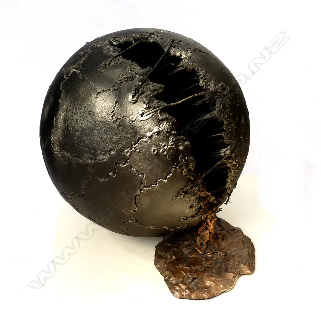 A Marcel Zwezerijnen steel and copper sculpture Image 1++
