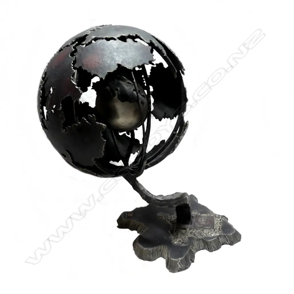 A Marcel Zwezerijnen steel sculpture Image 1++