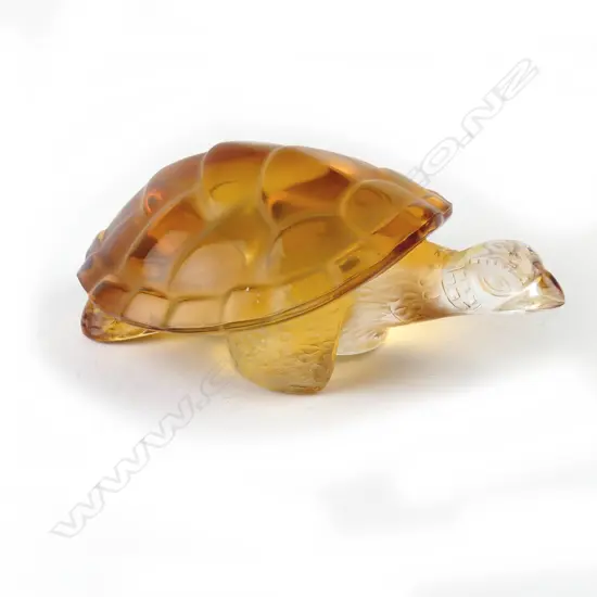 A Lalique 'Tortue Caroline' turtle paperweight