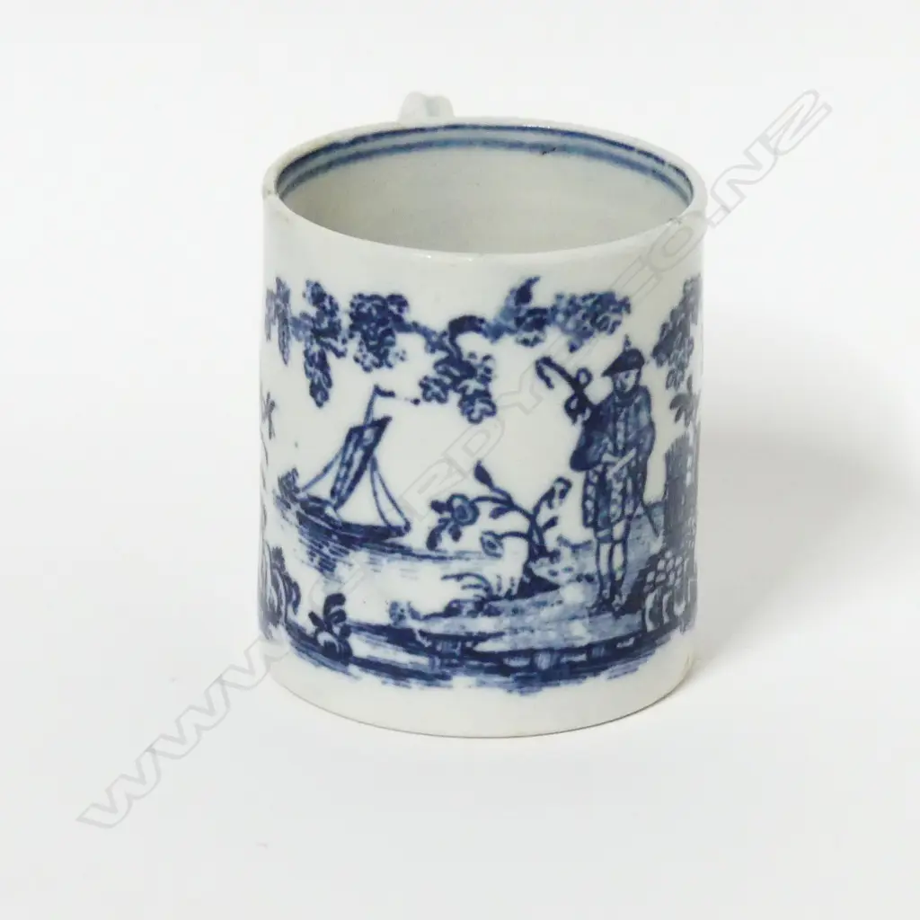 An 18thC Seth Pennington (Liverpool) blue and white porcelain coffee can Image 1++