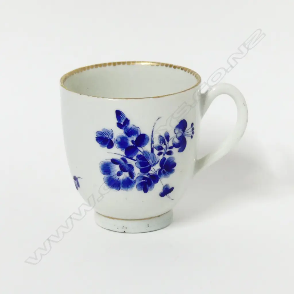 An 18thC Dr Wall Worcester coffee cup Image 1++