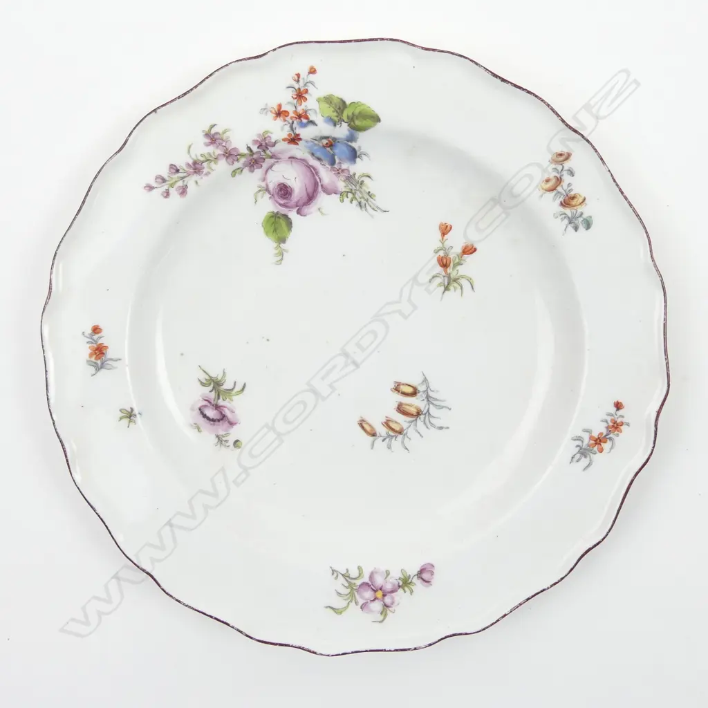 A mid-18thC Chelsea porcelain circular dish Image 1++