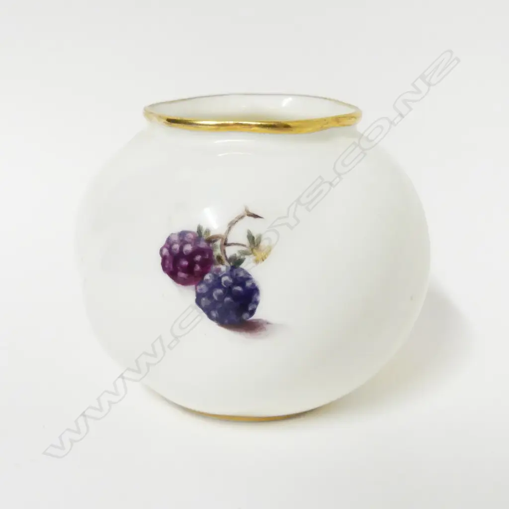 A Royal Worcester vase painted by Platt Image 1++