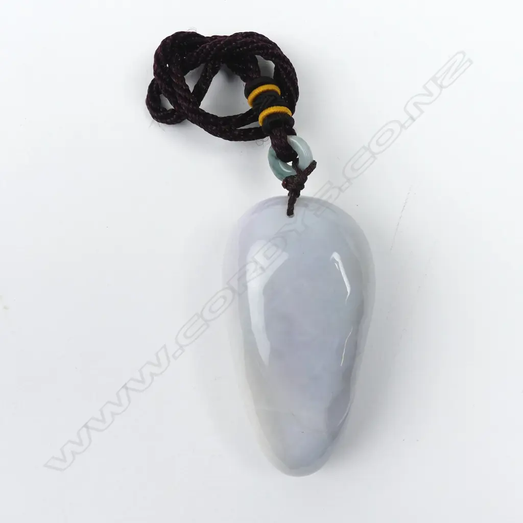 A Chinese pale lavender jade pendant Image 1++
