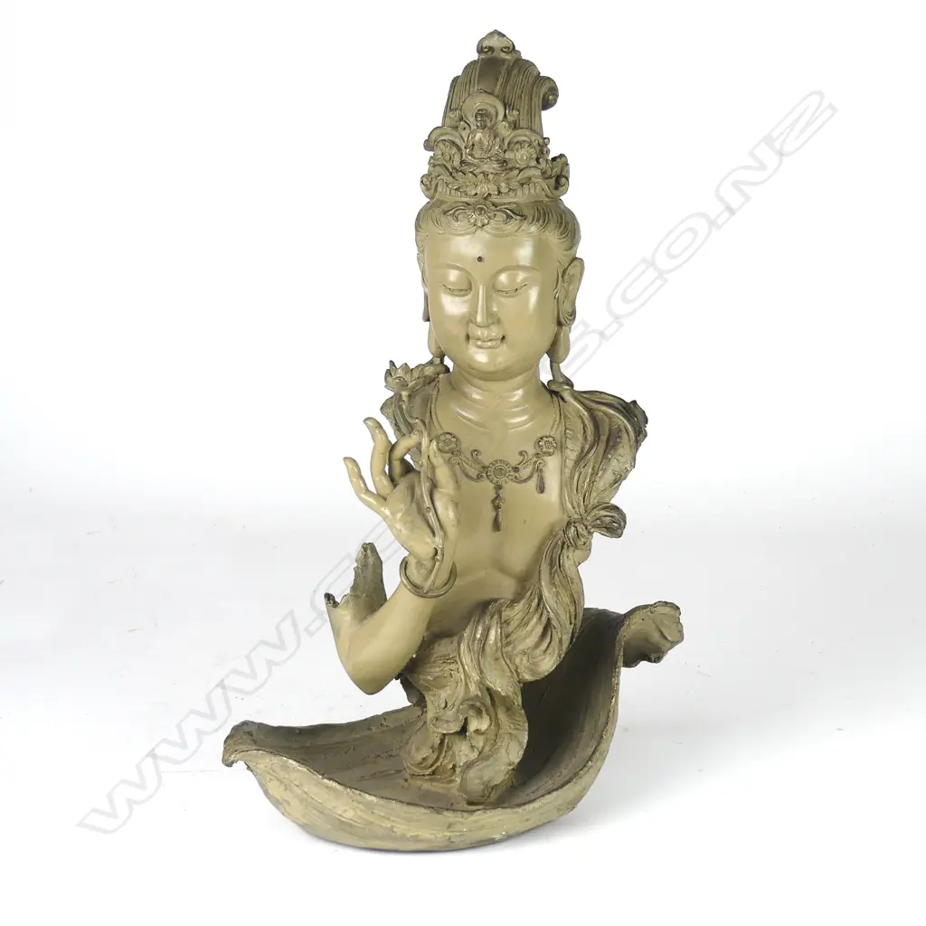 A Chinese bronze bust of Kuanyin Image 1++