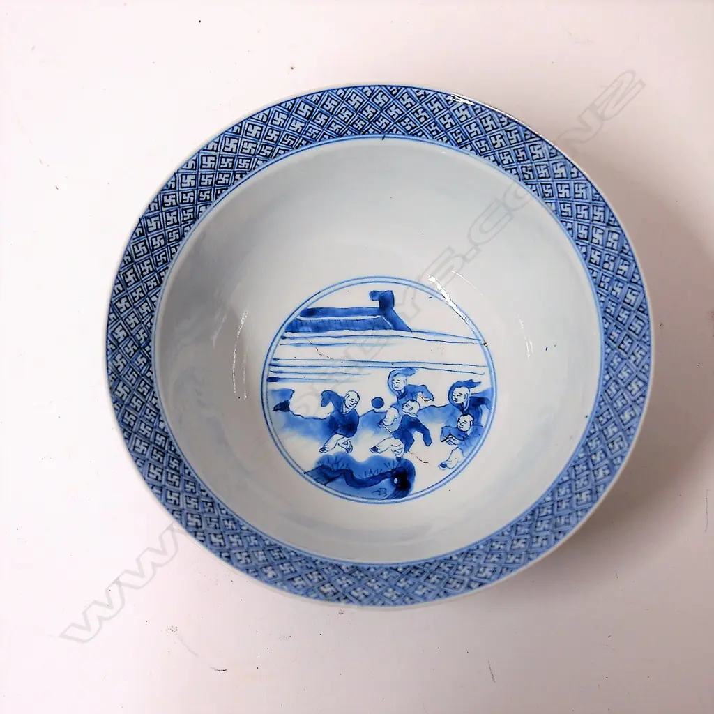 A Chinese Kangxi blue and white  'Klapmuts bowl Image 1++