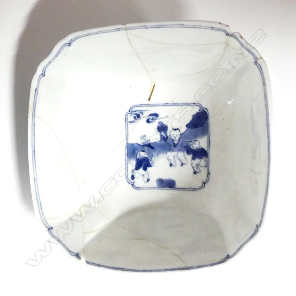 A Chinese blue and white square bowl Image 1++