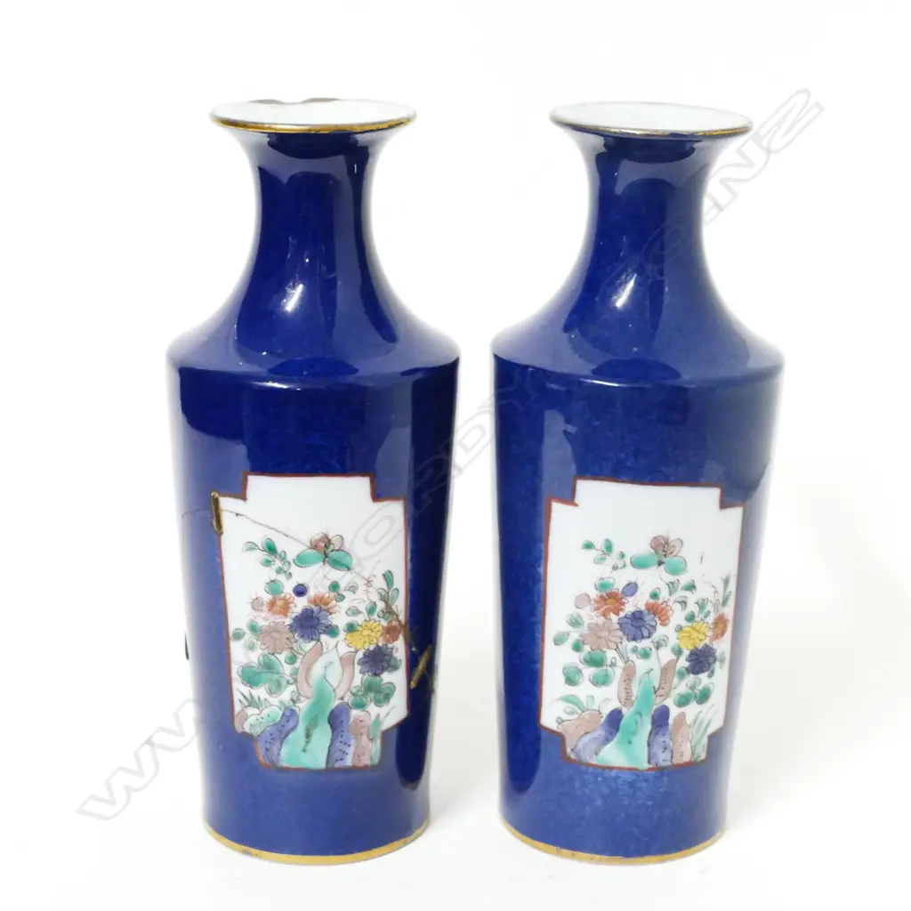 A pair of 18th/19thC Chinese decorated porcelain mallet shaped vases Image 1++